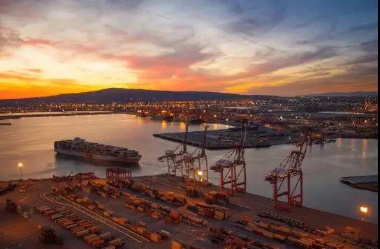 中美貿易戰讓人擔憂，戰火或殃及美國南加州兩大港口及百萬人生計